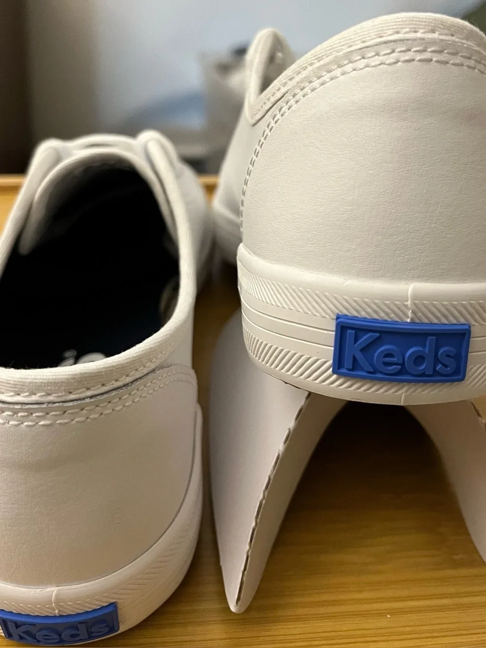 Women Keds Kickstart Leather Low top Lace-Up Sneakers with Navy Insole Brand New